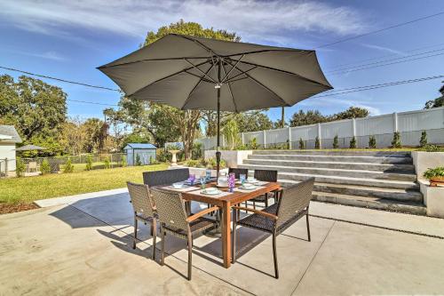 Mid-Century Modern Escape in Central Lakeland!