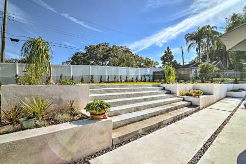 Mid-Century Modern Escape in Central Lakeland!