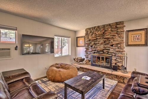 Hot Tub Hideaway in Pinetop Bring Your Pet!
