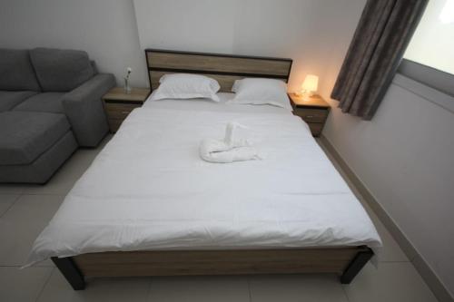 Cozy Rooms and Small Partitions for Men guests in Dubai, Dubai (photo 4)