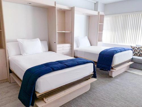 Ocean Front Casablanca Studios with FULL KITCHENS & Beach access By BL Rentals - image 6