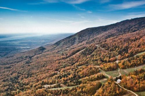 INITIAL - BOHO - Mont-Sainte-Anne