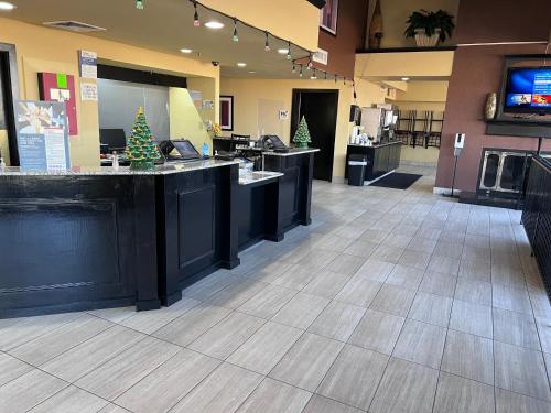 Előcsarnok, Motel 6 Oklahoma City, OK - Fairgrounds West near Outlet Shoppes at Oklahoma City