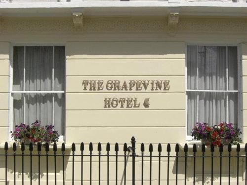 Ulaz, The Grapevine Hotel in Westminster