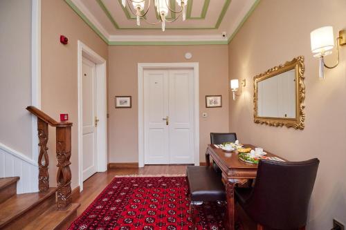 White Palace Old City Boutique Hotel - image 2