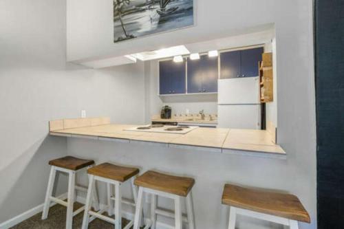 Skylandia Escape by Tahoe Mountain Properties - image 7