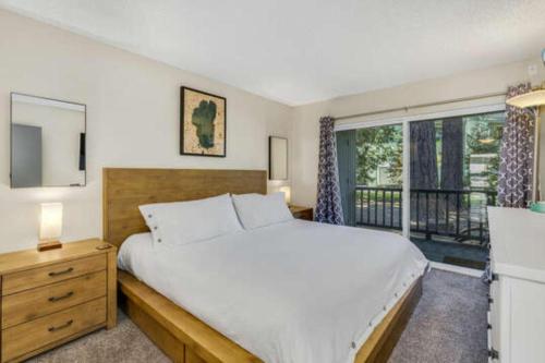 Skylandia Escape by Tahoe Mountain Properties - image 11