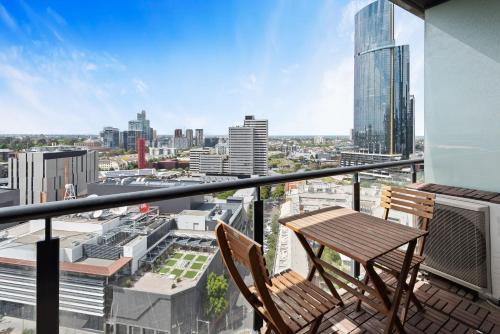 Executive Melbourne Getaway with City Views