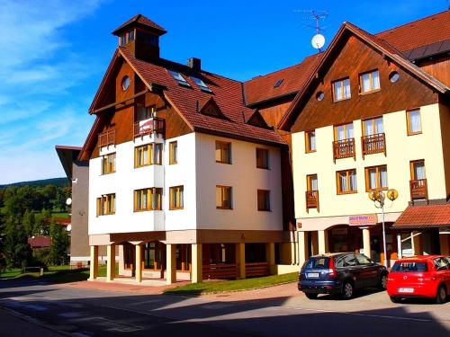 Viesnīcas āriene, Apartmán s balkonem u sjezdovek (Apartman s balkonem u sjezdovek) in Rokitņica nad Jizerou