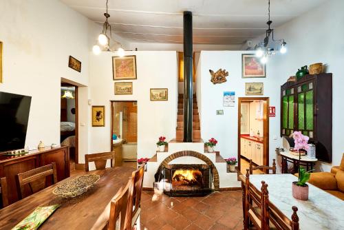 Közös társalgó / TV, Vivienda Turística La Huerta (Vivienda Turistica La Huerta) in Guadalcanal