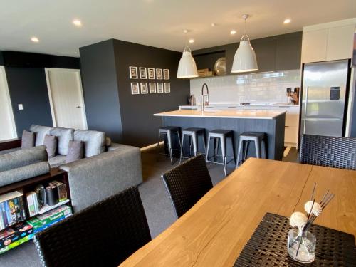 . Mountain Vista Retreat - Apartment 2