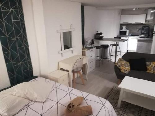 Studio Made IN #PORT# WIFI# Golden Nest