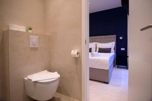 Family friendly apartments with a swimming pool Makarska - 19150