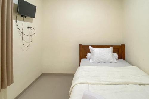 Nipa Guest House near Universitas Widyagama Mitra RedDoorz, Malang