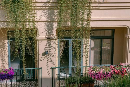 Small Double Room with Balcony image 3