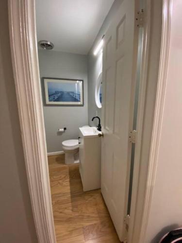 Stylish 3Bed/2.5Bath Townhome Minutes To Downtown photo