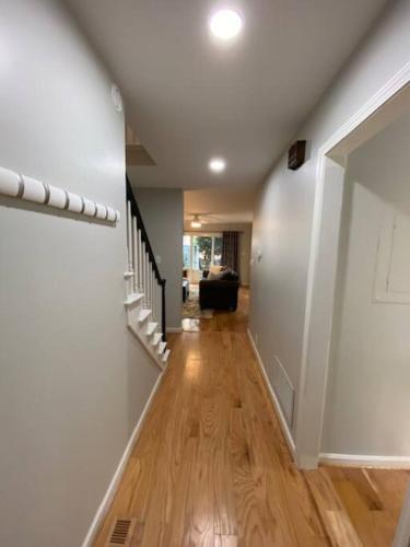 Stylish 3Bed/2.5Bath Townhome Minutes To Downtown photo