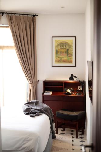 Classic Double Room image 4