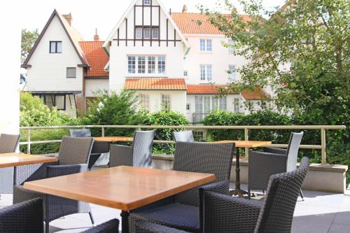 tuin, Hotel Les Dunes in De Haan