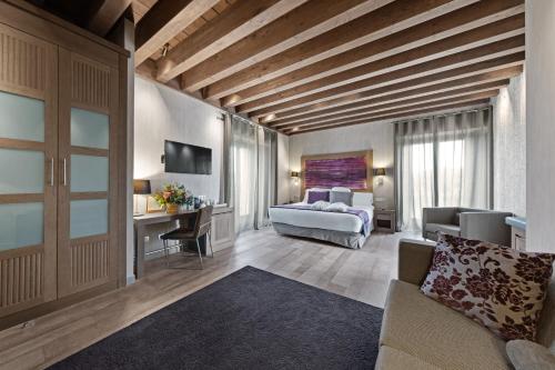 Hotel Castilla Termal Monasterio de Valbuena in Valbuena de Duero