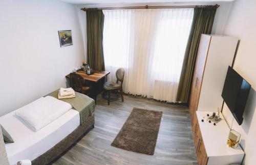 E&B Hotel 6.0km von Leutenbach entfernt