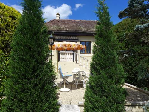 Holiday Home 5- chemin de la Pralay by Interhome in Genthod