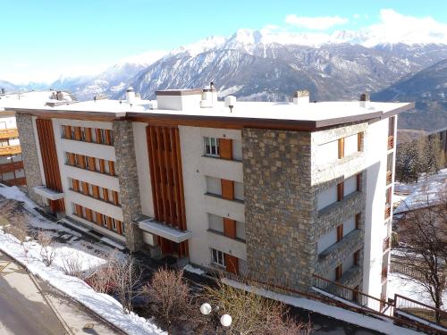 Apartment Grand Large A 18 by Interhome in Кран-Монтані