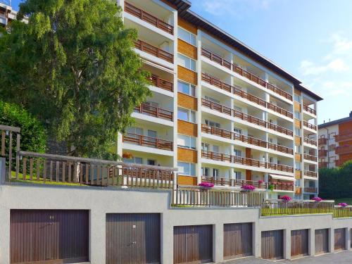 Apartment Grand Large A 18 by Interhome in Кран-Монтані