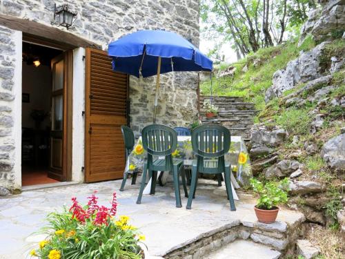 Holiday Home Paradiso I by Interhome in Fabbriche di Vallico