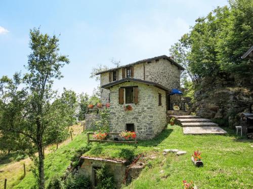 Holiday Home Paradiso I by Interhome in Fabbriche di Vallico