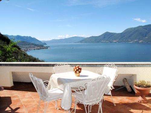  Apartment Il Gaggio by Interhome in Maccagno Inferiore
