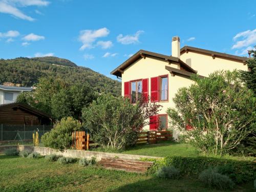  Apartment Il Ciliegio by Interhome in Maccagno Inferiore