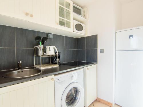 Apartment Les Andalouses by Interhome near Le Vivaldi