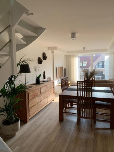 Ozzy ‘s Place, Ostende