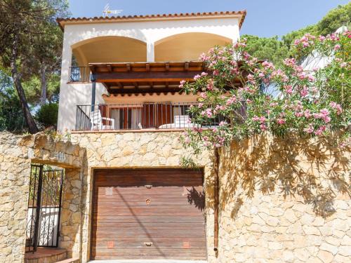 Holiday Home Apartament Isern Baix by Interhome