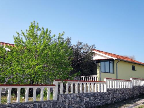  Holiday Home Camp Marko - ROZ335 by Interhome in Zečevo