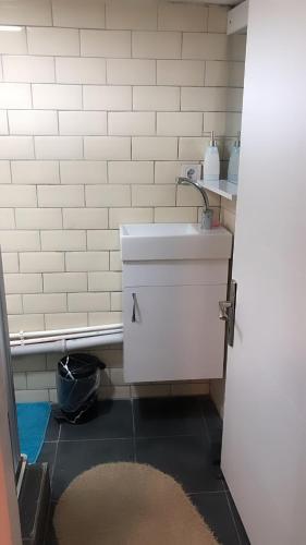 Harbiye studio penthouse with balcony next to taksim square