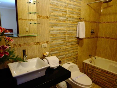 Double Room image 4
