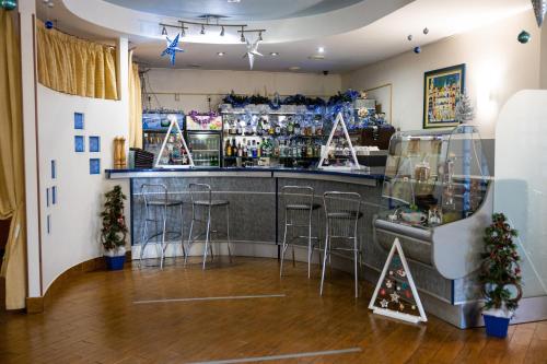 40th Meridian Yacht Club - image 13