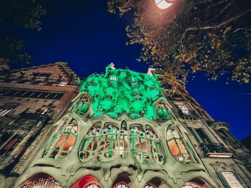 Passeig de Gracia by Enjoybcn