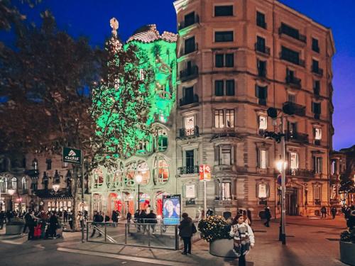 Passeig de Gracia by Enjoybcn