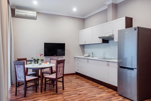 Greguar Hotel - image 11