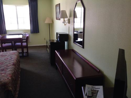 Executive Inn Tulia - image 6