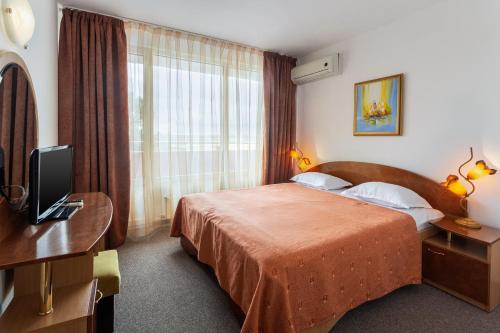 Hotel Hora - image 9