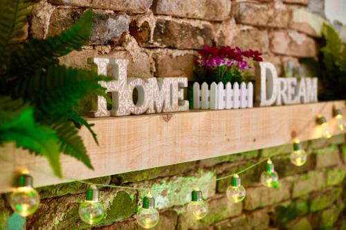 HOME DREAM PALE