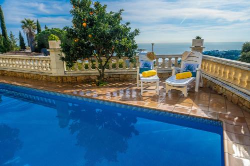 Villa Vista Lux, Piscina privada y zona exterior con vista Mar