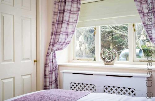 Inglenook Cottage - Tap to explore photos