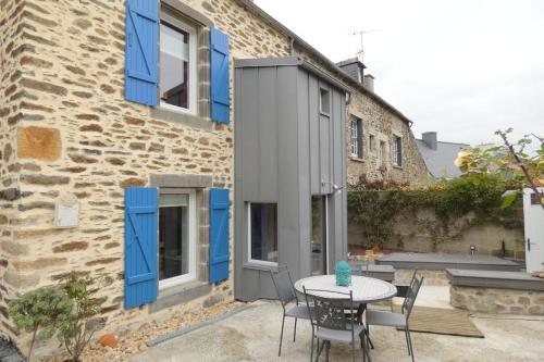 Holen : Charmante petite maison de ville à Landerneau gîte à louer Bot-Caérel