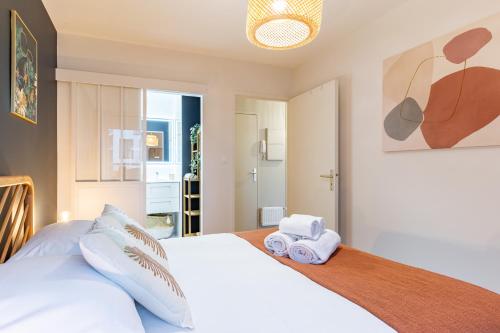 One-Bedroom Apartment image 8