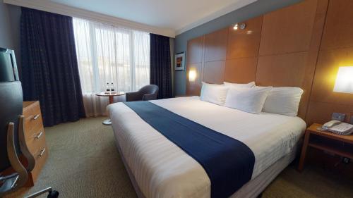 Holiday Inn Milton Keynes Central, an IHG Hotel